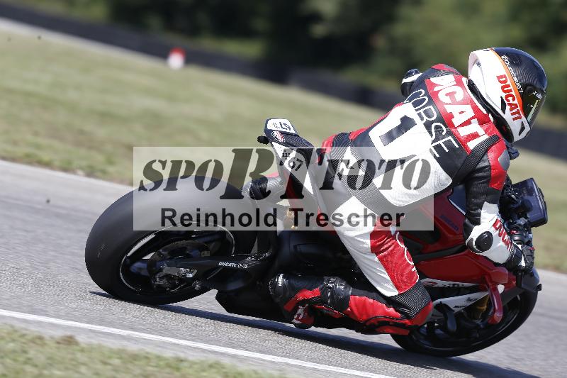 Archiv-2025/49 26.08.2025 Cornu Master School ADR/rot-rouge/67